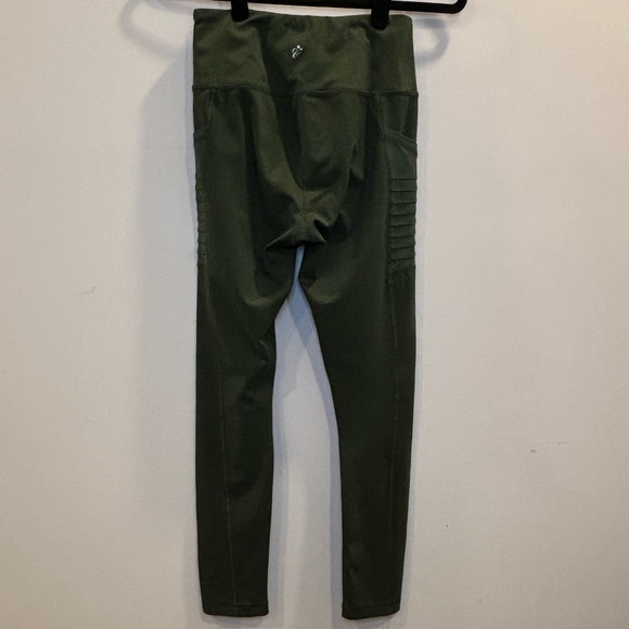 A Core Moto Green Athletic Leggings Size M - Picture 9 of 10